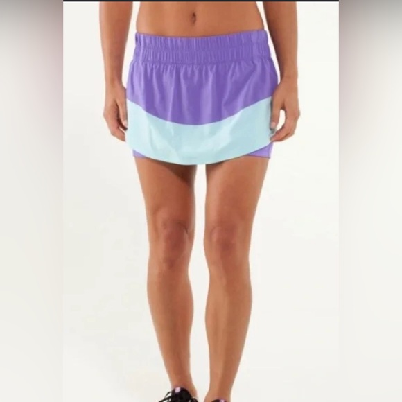 Lululemon Breeze By Skirt Size 6 - Picture 1 of 6